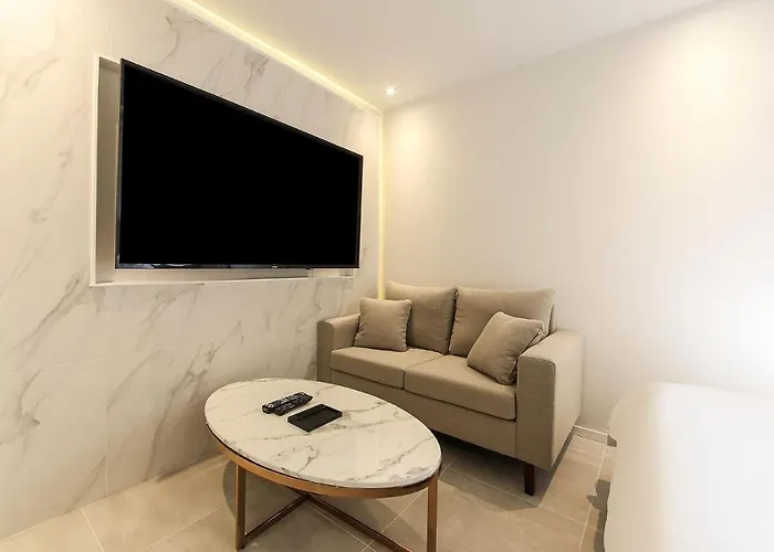 Hotel H Moment Songjeong 3*