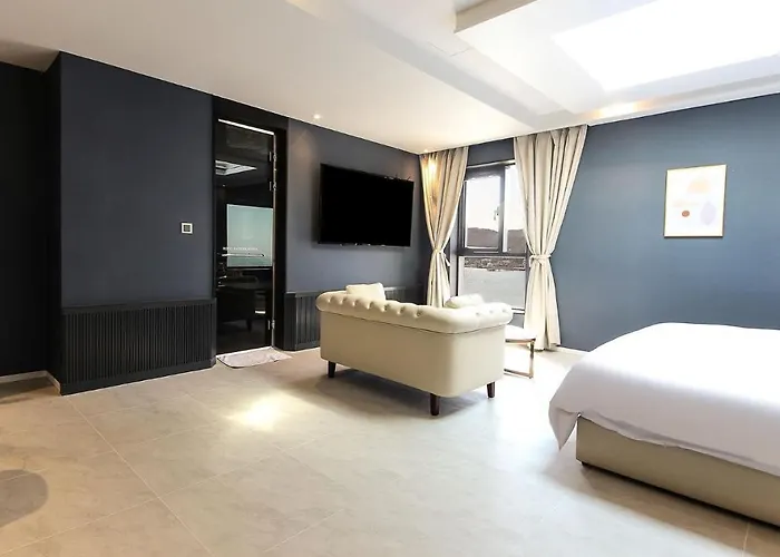 H Moment Songjeong Hotel 3*