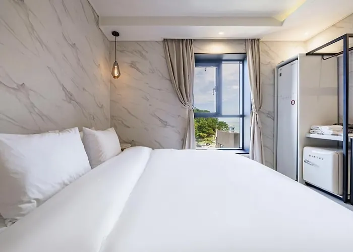 Hotel H Moment Songjeong