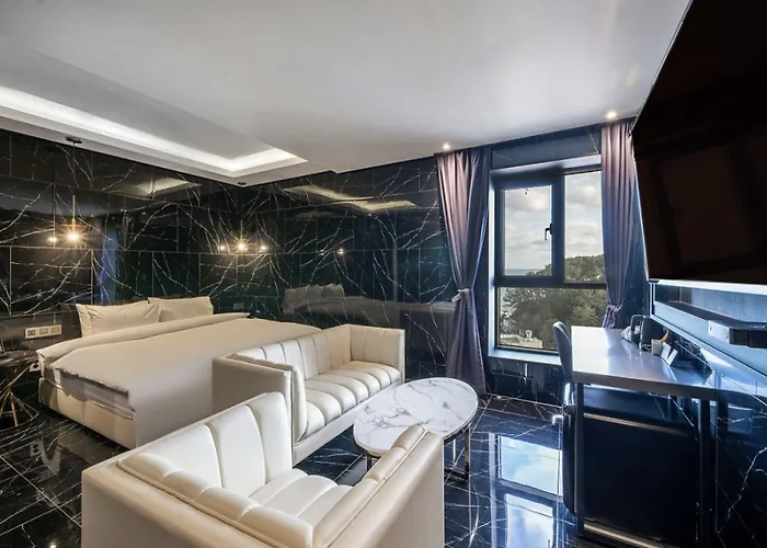 Hotel H Moment Songjeong Busan
