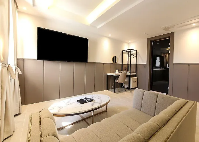 Hotel H Moment Songjeong 3*