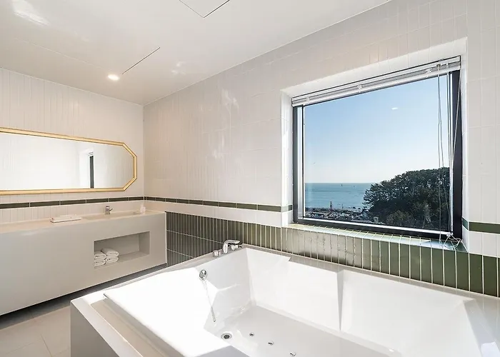 Hotel H Moment Songjeong