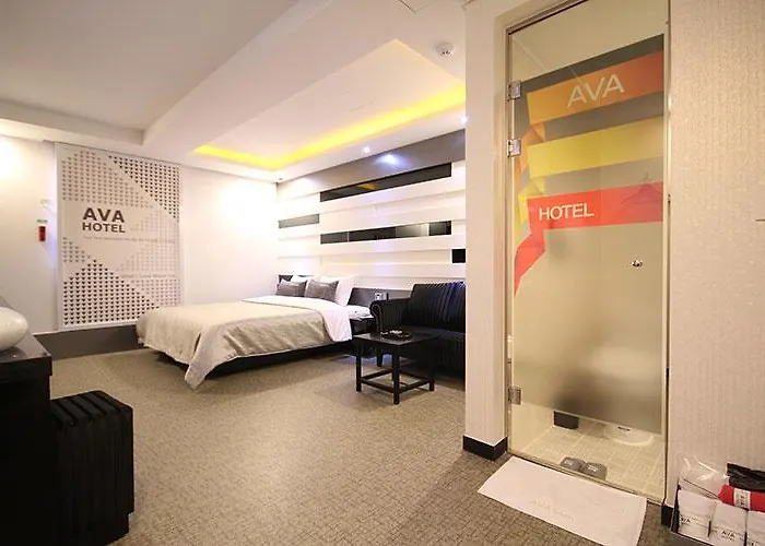 H Moment Songjeong Hotel