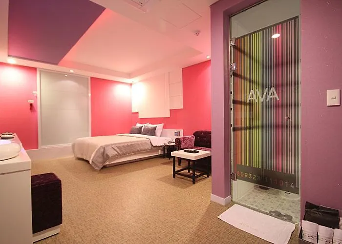 H Moment Songjeong Hotel