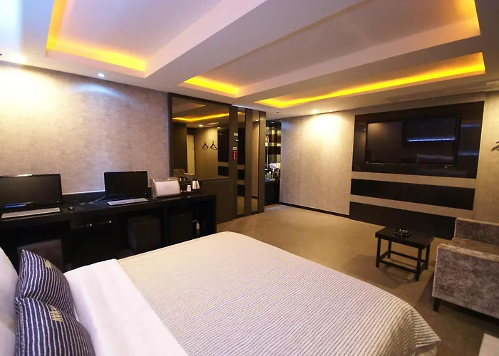 H Moment Songjeong 3* Busan