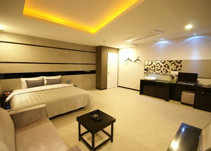 H Moment Songjeong Hotel 3*