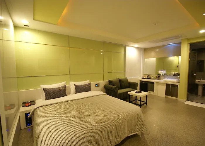 Hotel H Moment Songjeong Busan