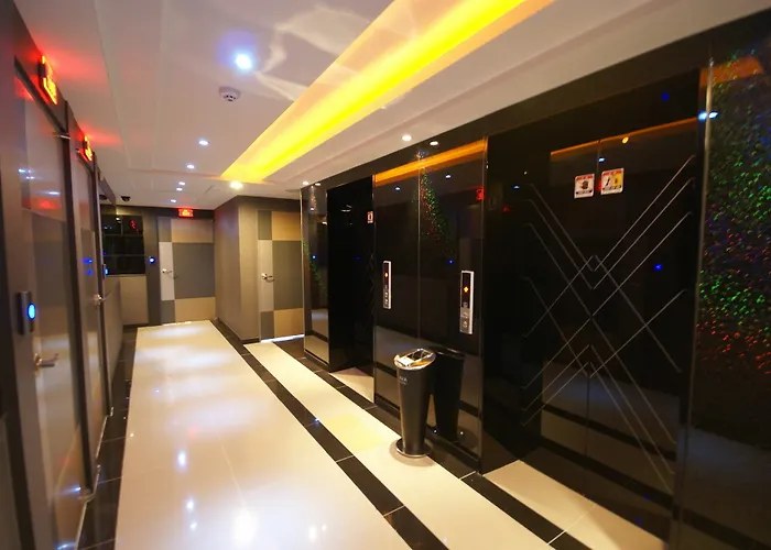 H Moment Songjeong Hotel
