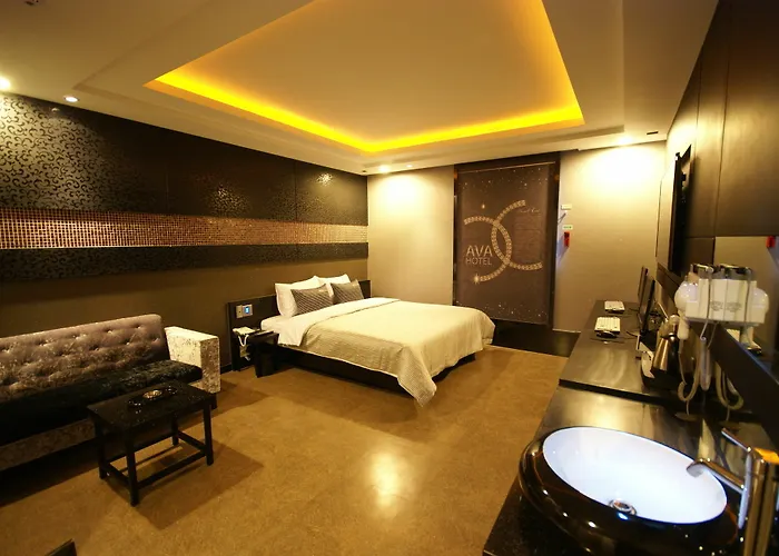 Hotel H Moment Songjeong Busan