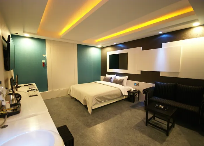 Hotel H Moment Songjeong