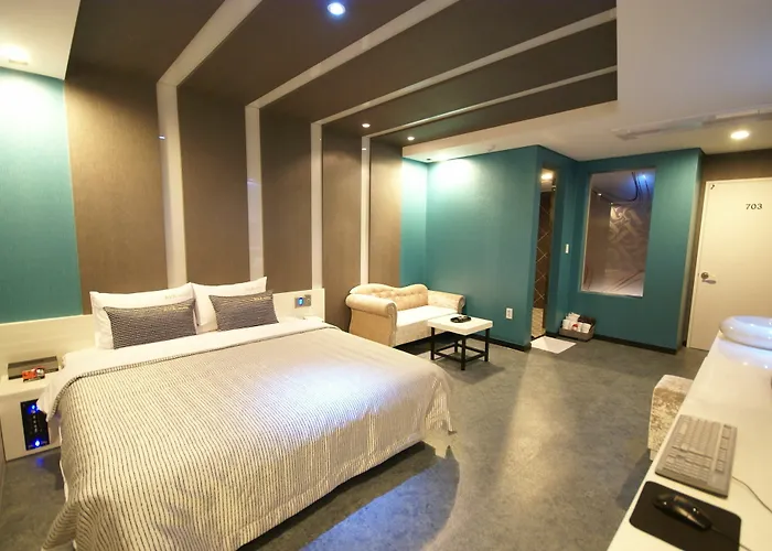 Hotel H Moment Songjeong